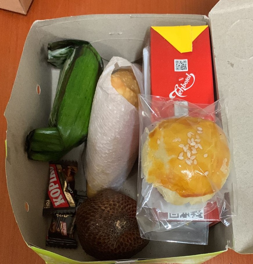 Snack Box Aryuni Cake 1