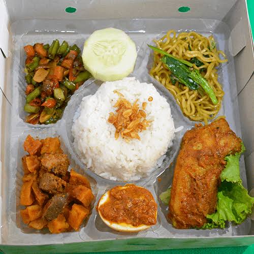 Nasi Box Aryuni Cake 1