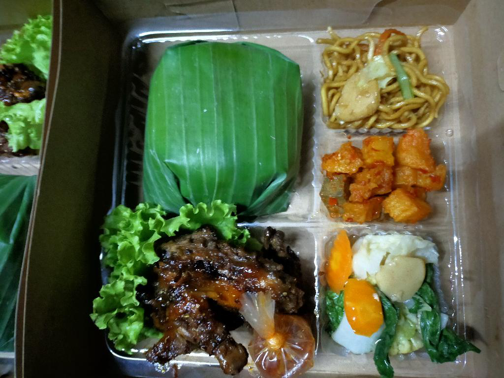 Paket Snack dan nasi