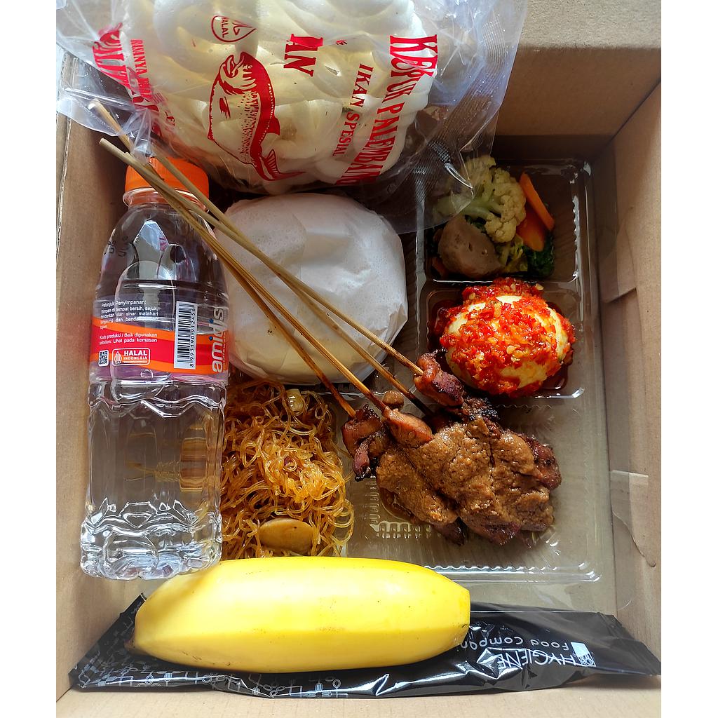 Nasi Box Sate Ayam by Helmy Catering