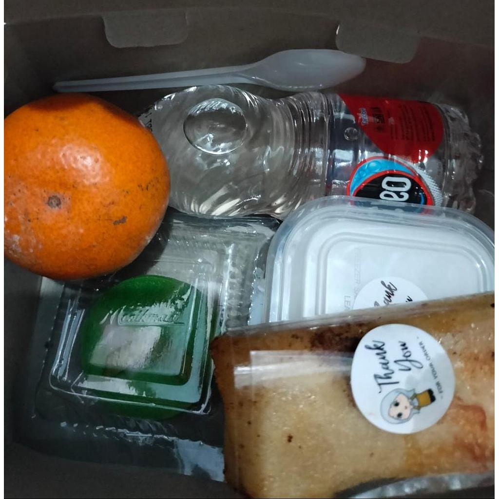 Snack Box Premium isi 4 kue By Dapur Mamaku