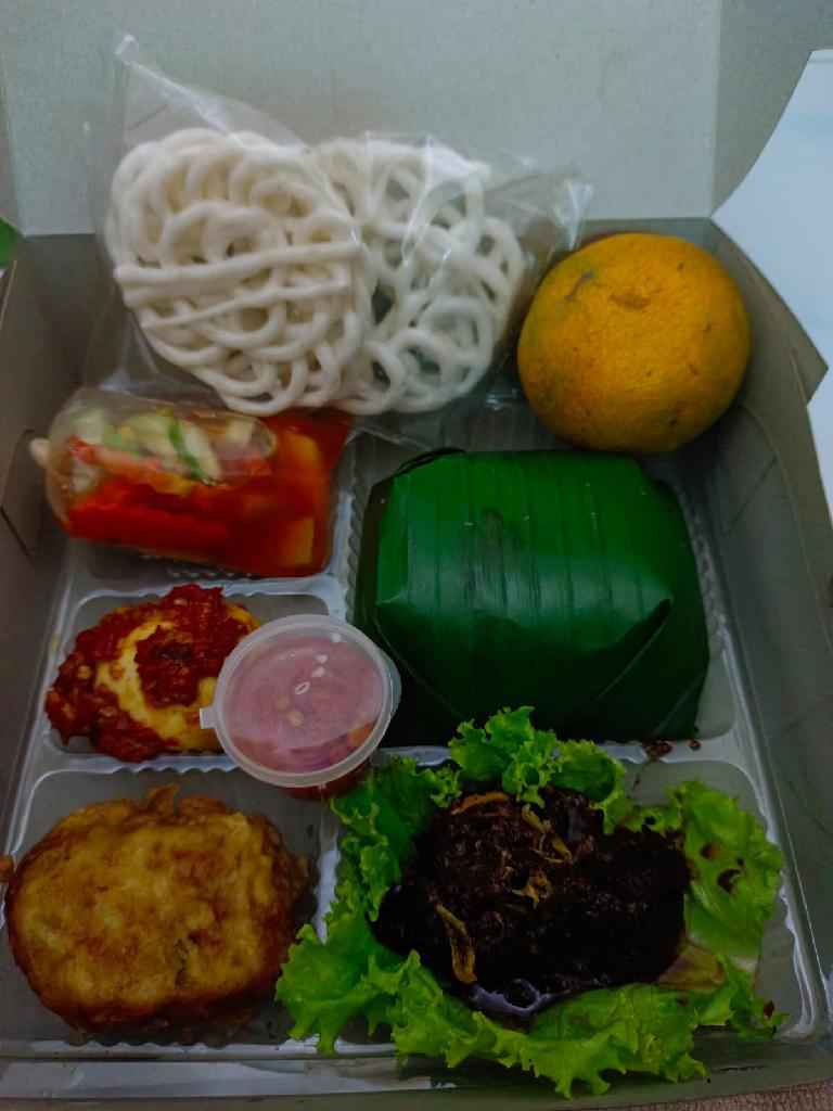 paket komplit sultan rembo (snack dan nasi)