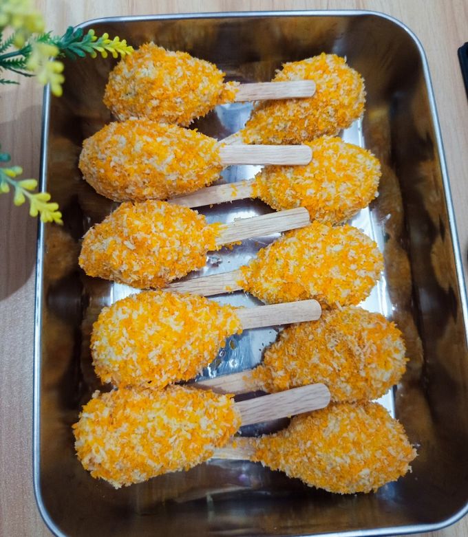 KAKI NAGA PISANG