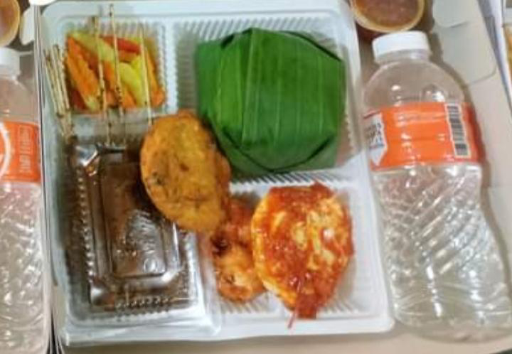 Lunch Box Bakwan Sayur by Nitas Cake