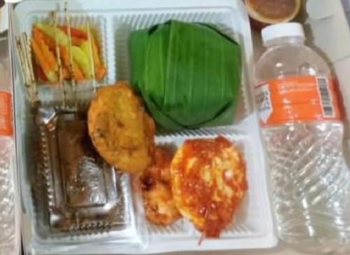 Lunch Box Acar Kuning by Nitas Cake