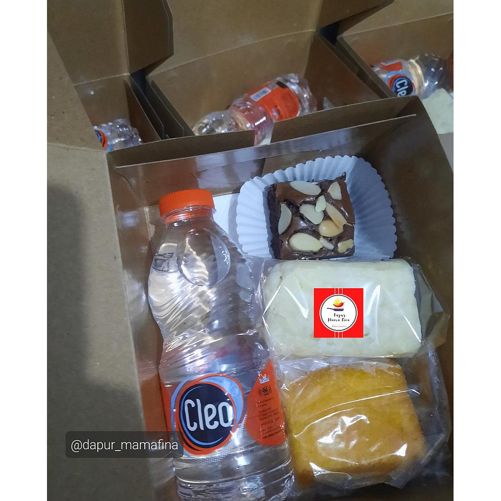 Snack Box Paket A - DAPUR MAMA FINA