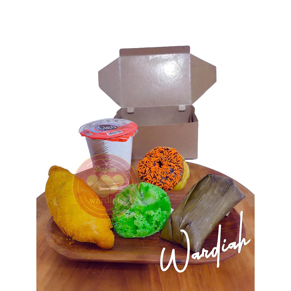 SNACK BOX DAPUR WARDIAH 2 - Isi Roti &amp; Cake