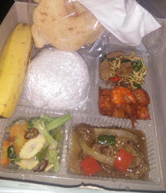 PAKET SNACK DAN NASI BOX