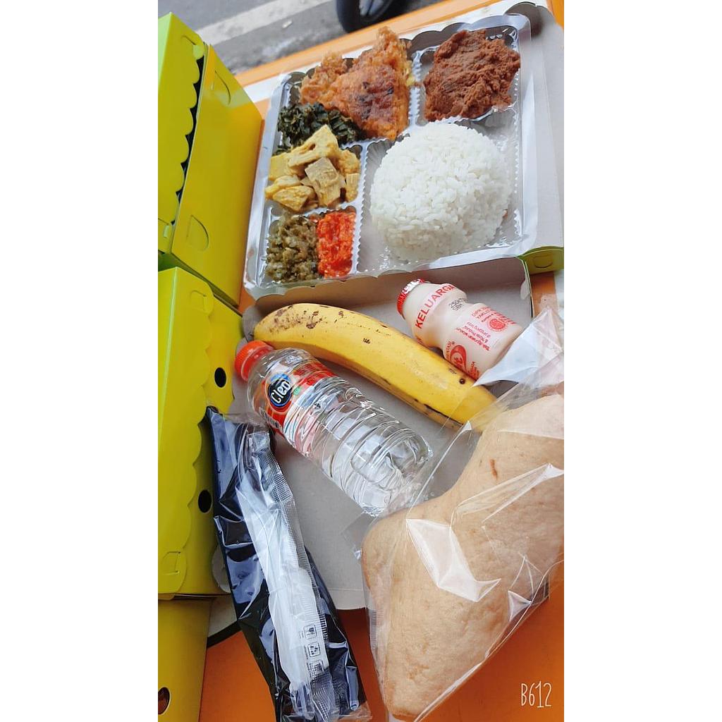 Paket Nasi Rendang