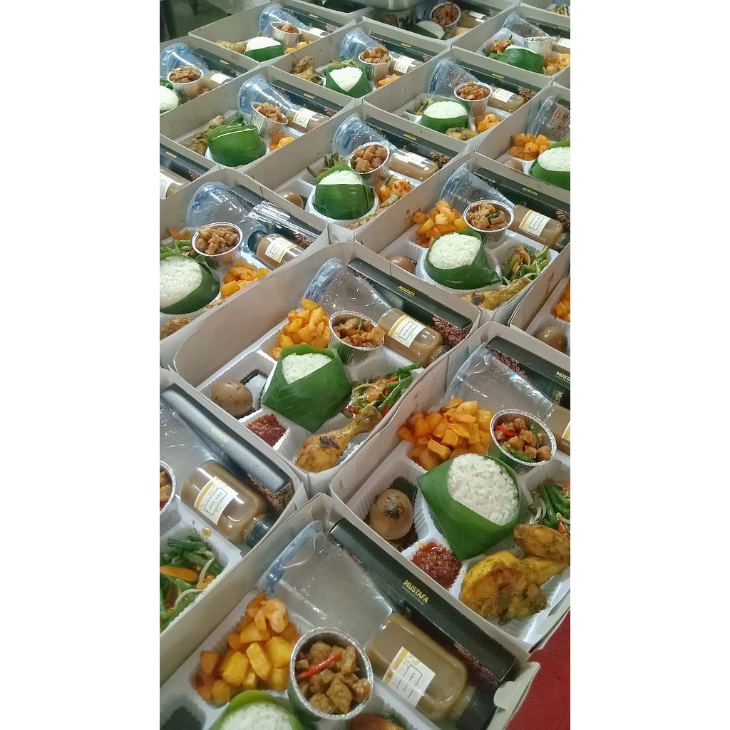 NASI DAUN JERUK AYAM TALIWANG MUSTAFA free KOPI SUSU Kampoeng