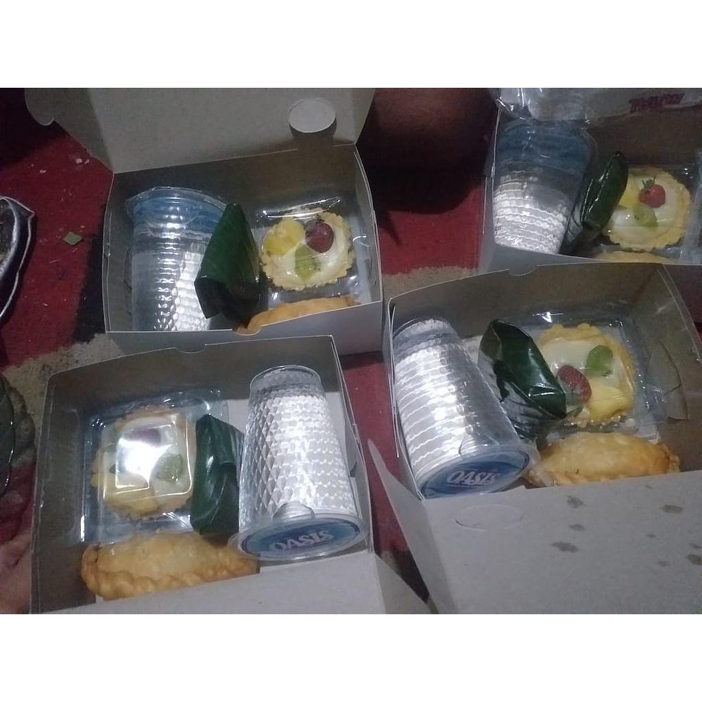 Paket Snack Box A (Dapoer Lestari)