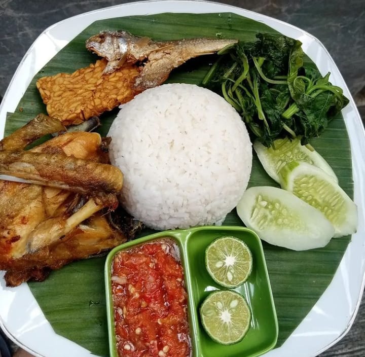 Paket Nasi Tempong