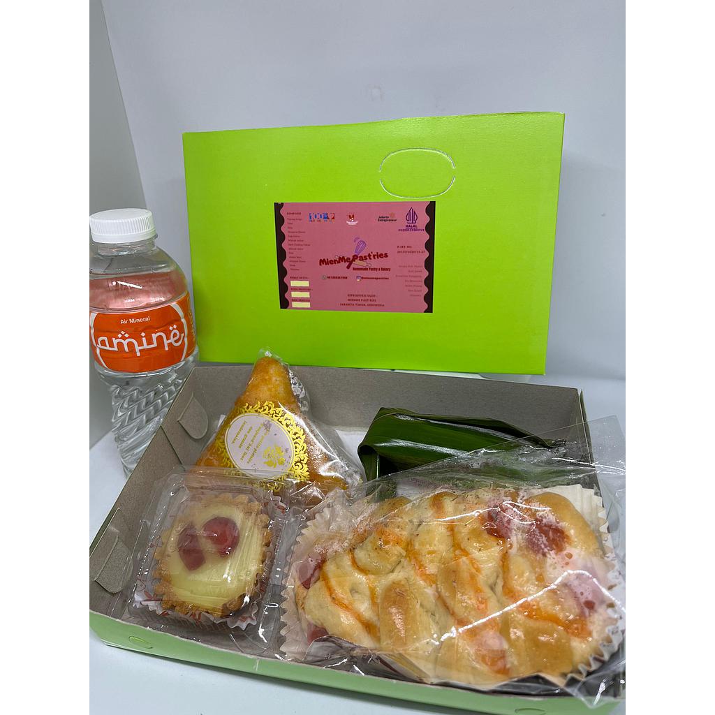 Snack Box MnM Pastries