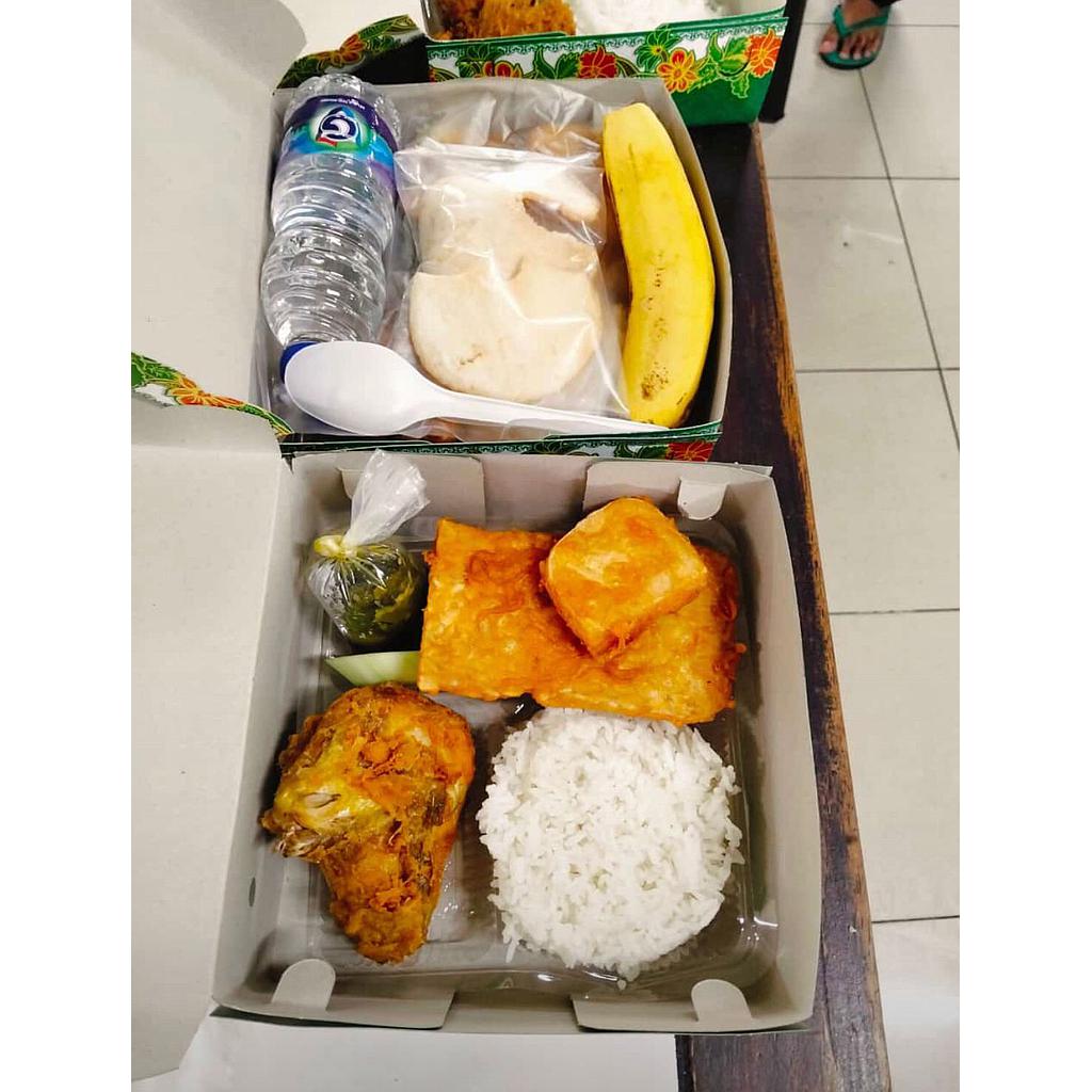 Nasi Ayam Goreng 1