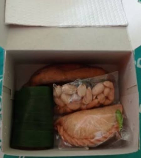 Snack Box Kedai Hitam Putih