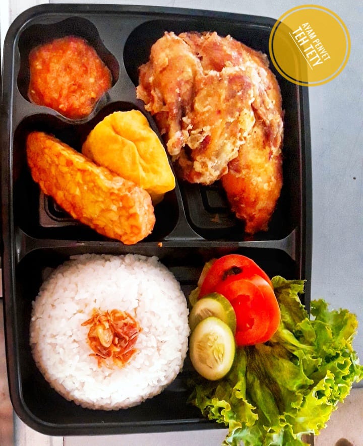 Paket Nasi Box Ayam Penyet