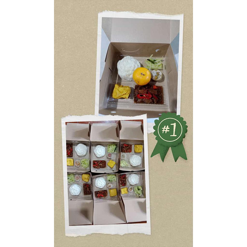 Paket nasi kuning ayam serundeng