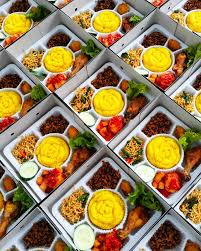 Paket makan dan minum box untuk 15 orang - Qinscake