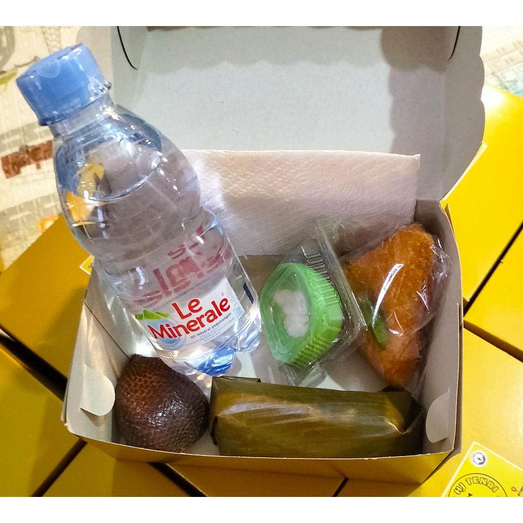Snack Box Dapur Hj. Tenri Menu 8