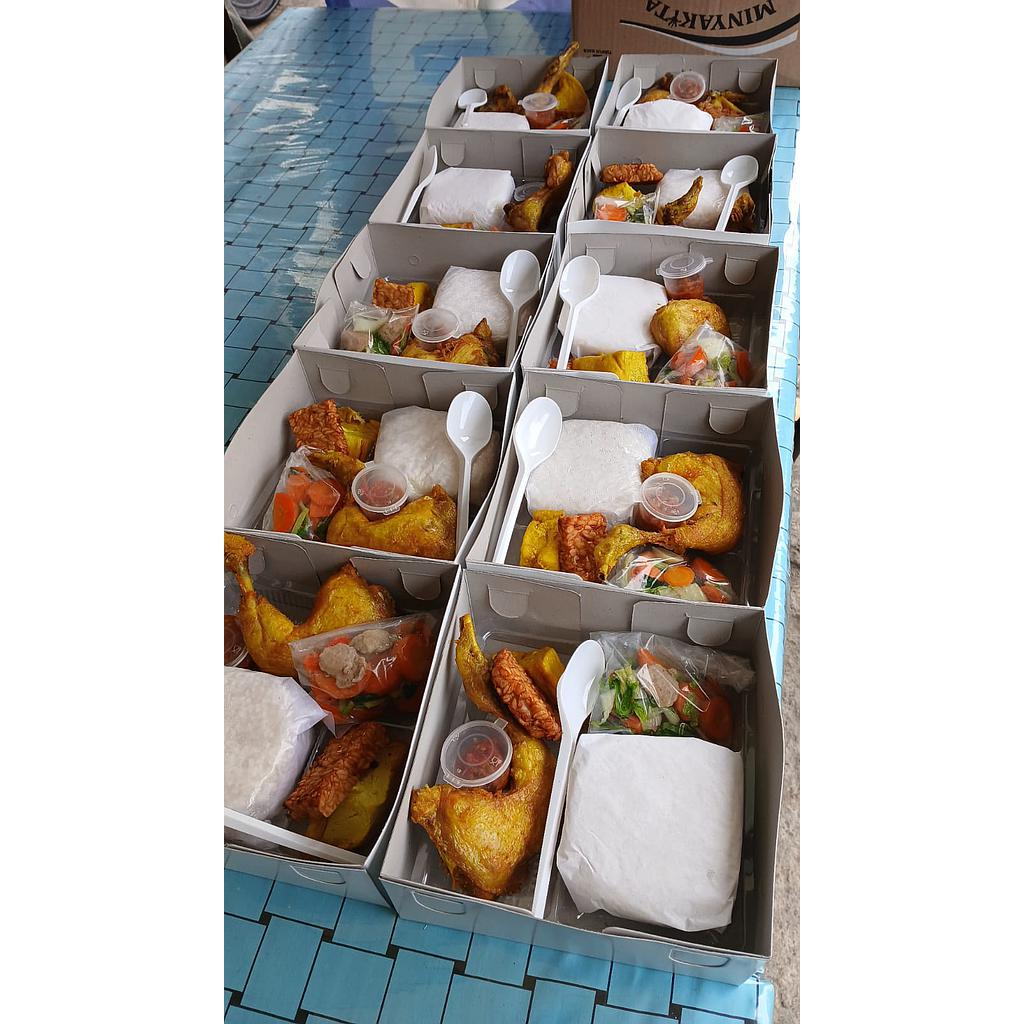 Paket nasi ayam goreng