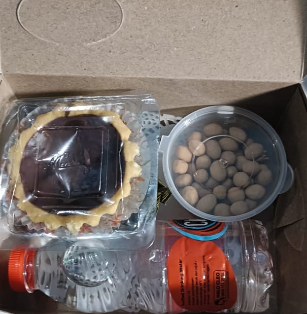 Snack Box Aryuni Cake 16