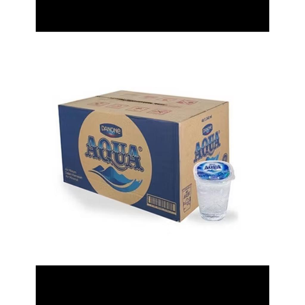 Air mineral Aqua 220ml