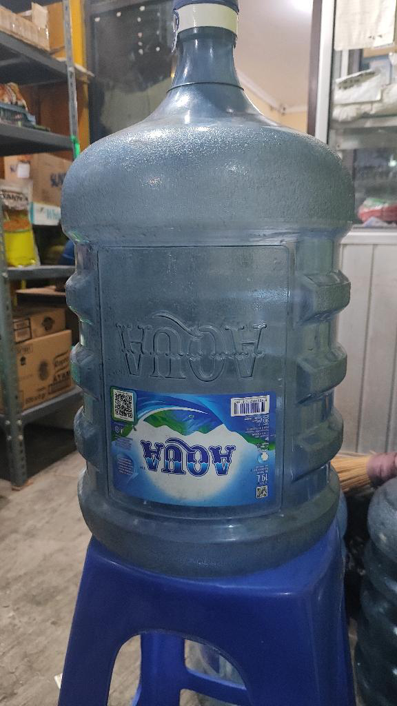Air mineral AQUA Galon