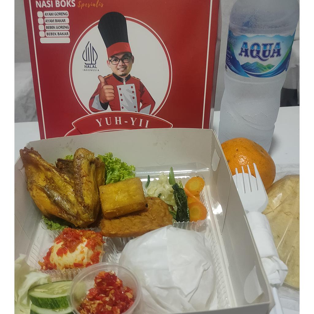 YuhYii Nasi Boks Ayam Goreng
