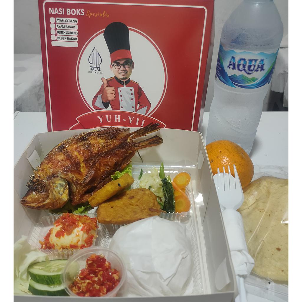 YuhYii Nasi Boks Ikan Nila Goreng