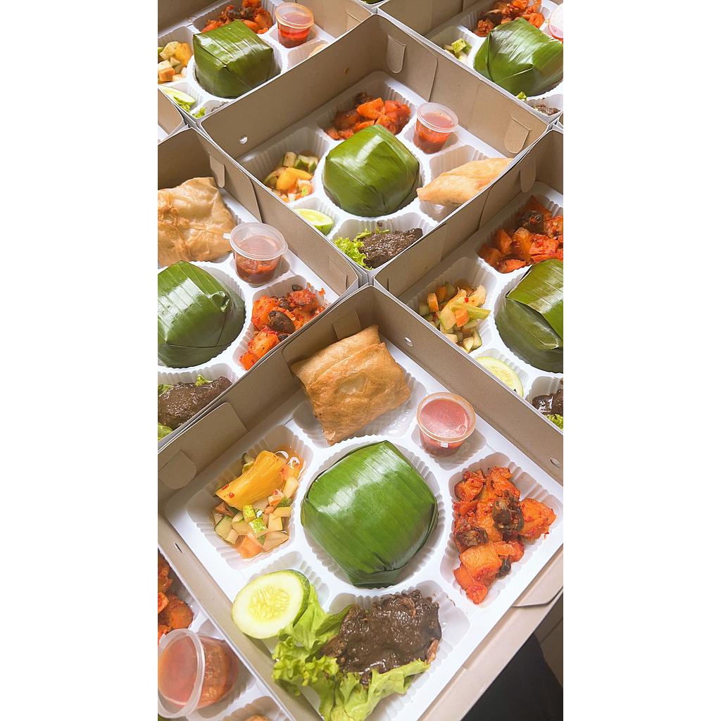 Nasi Box Kebuli Semur Daging