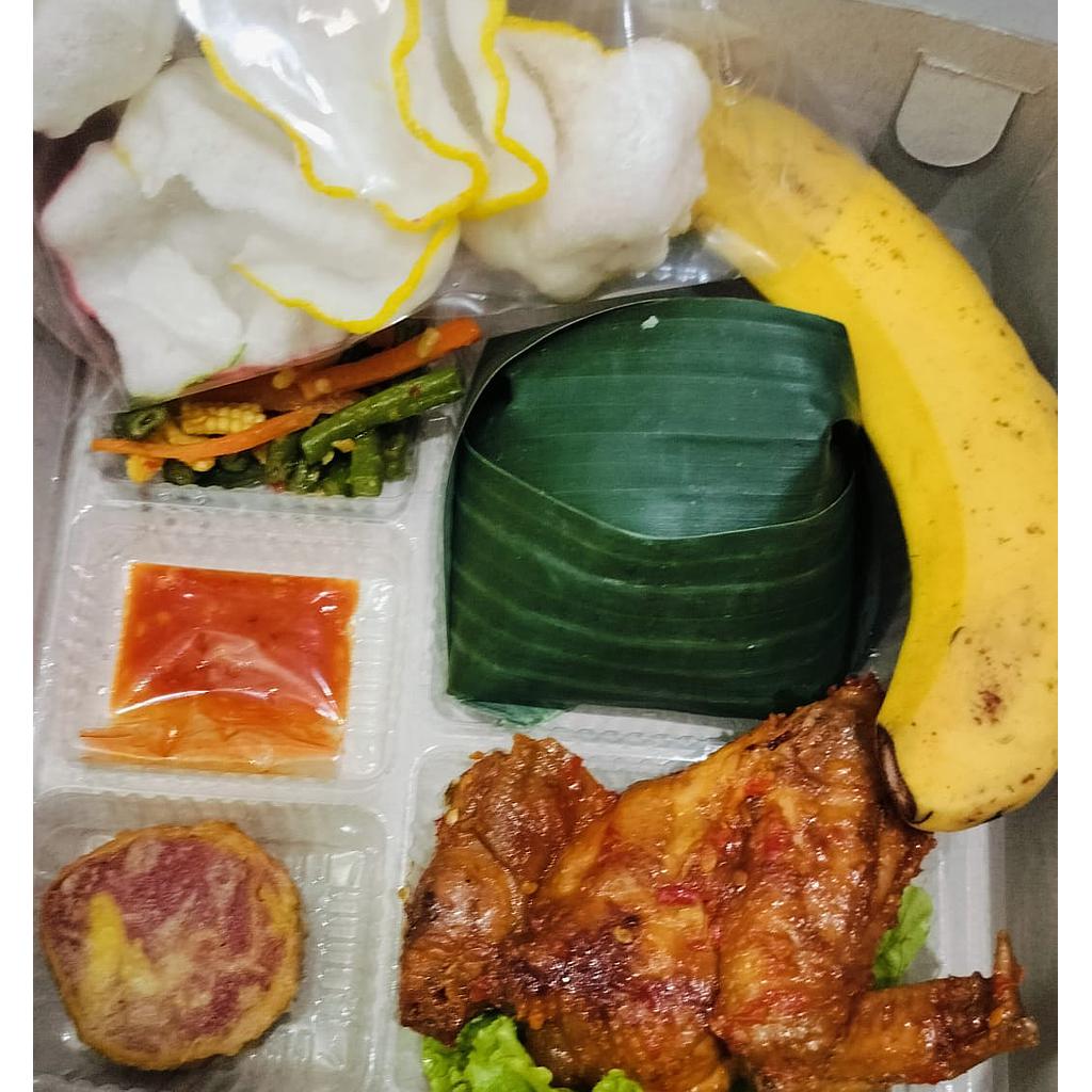 Nasi Box SR 2 (Nasi, Ayam Rica-rica, Rolade, Sayuran, Sambal dan Kerupuk/Pisang)