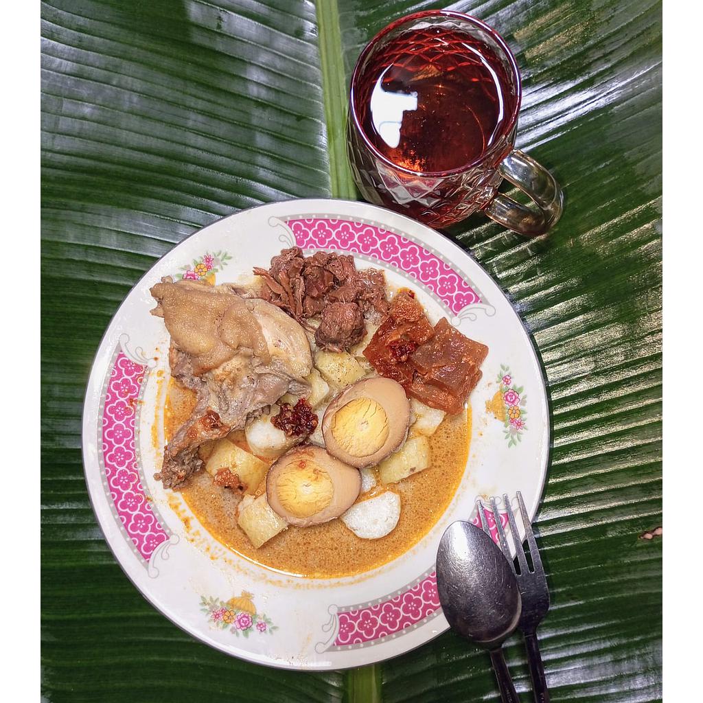 Lontong opor gudeg butrisno