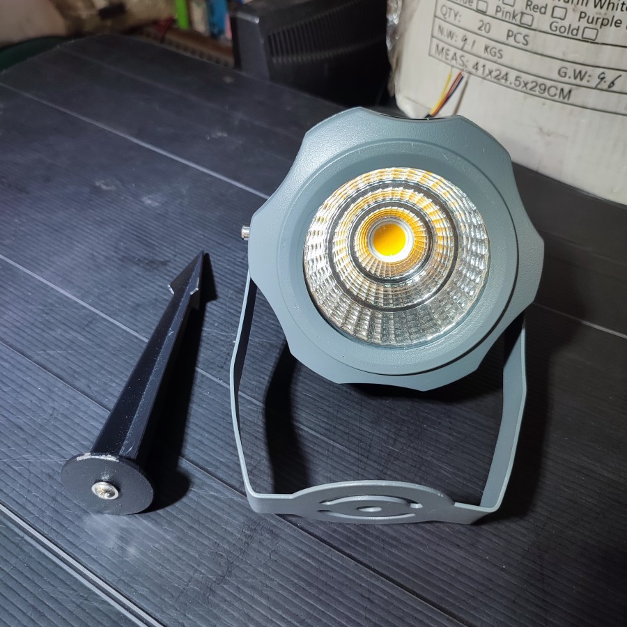Lampu Sorot Taman