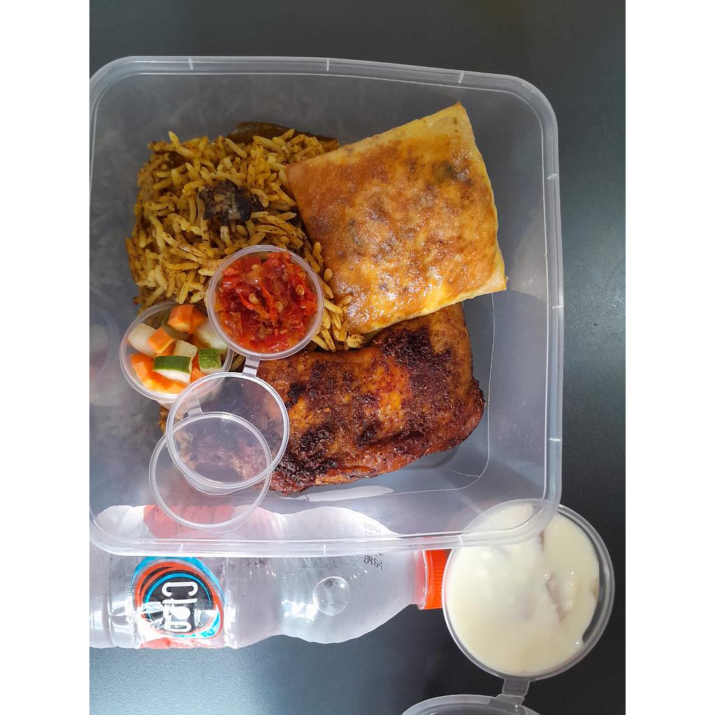 NASI KEBULI AYAM REMPAH LENGKAP