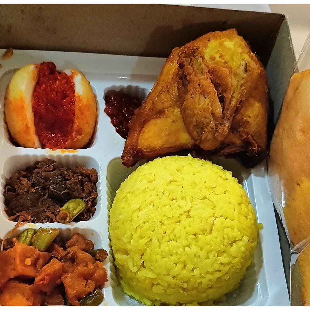 Paket Nasi Kuning