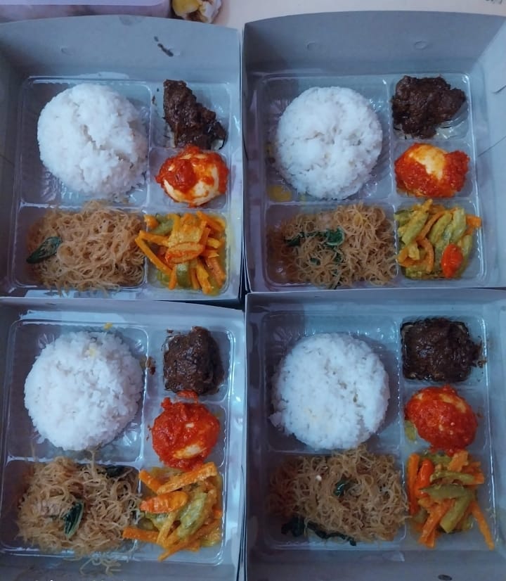 Paket Nasi dan Snack Box