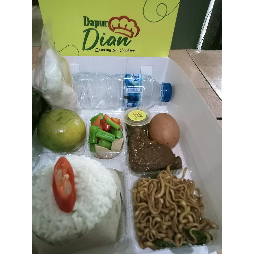 Paket Nasi Box Semur Daging