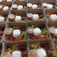 Paket Snack dan Nasi Box