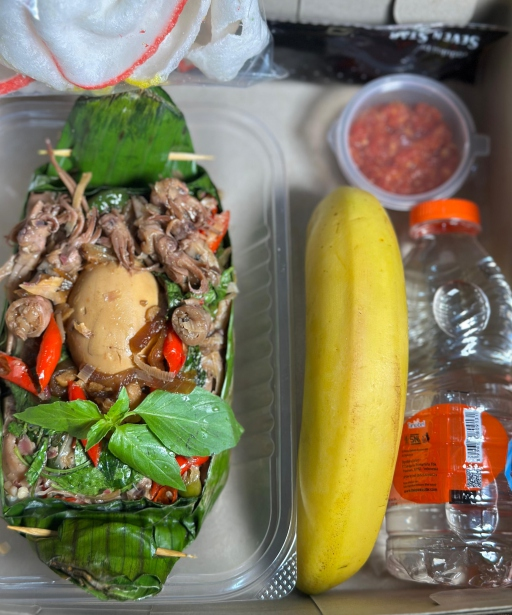 Nasi Bakar Oseng Cumi Kecombrang
