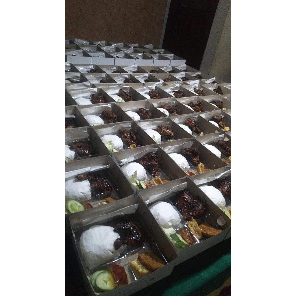 Almondtie Simple Lunch Box