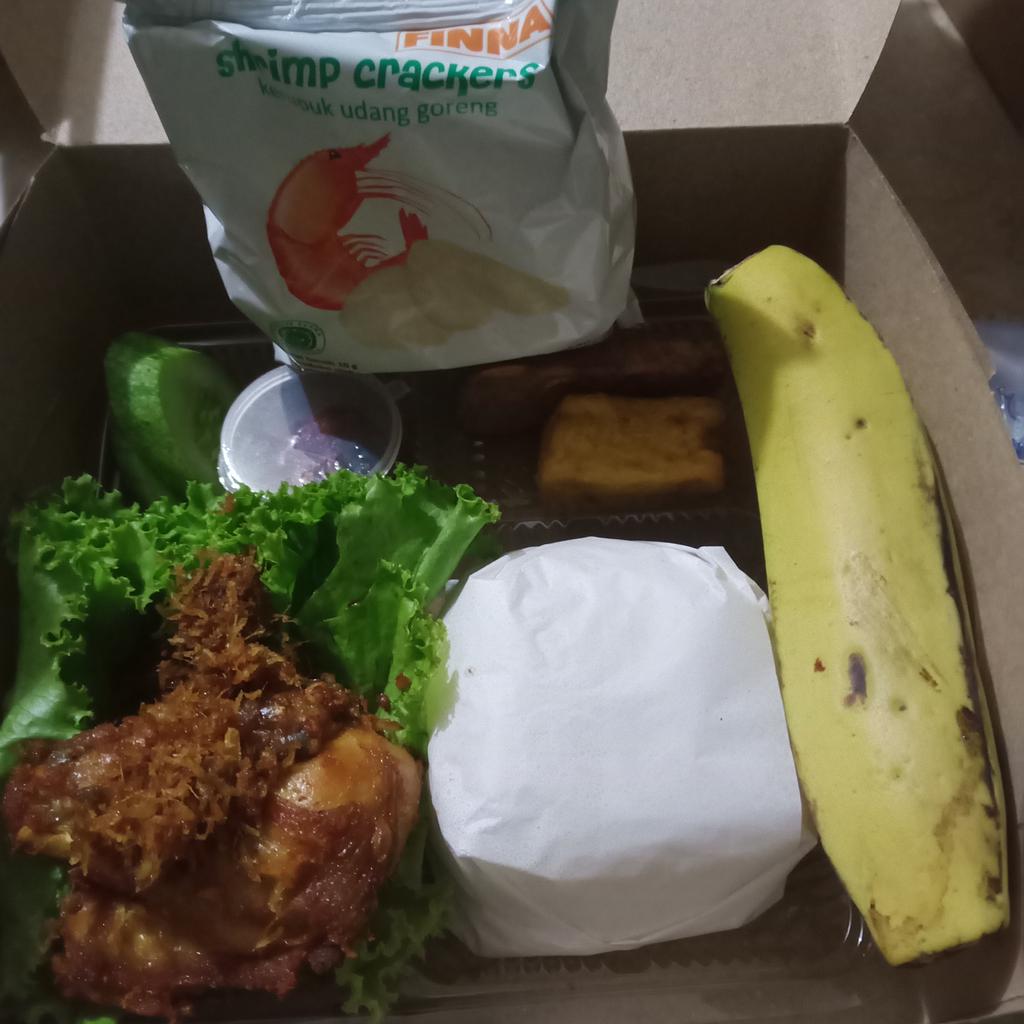 Nasi Ayam komplit
