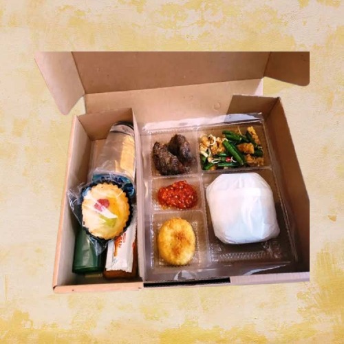 Nasi dan Snack Box