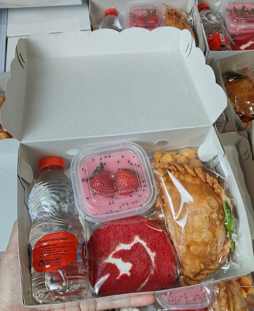 Snack Box H &amp; H Langit Catering