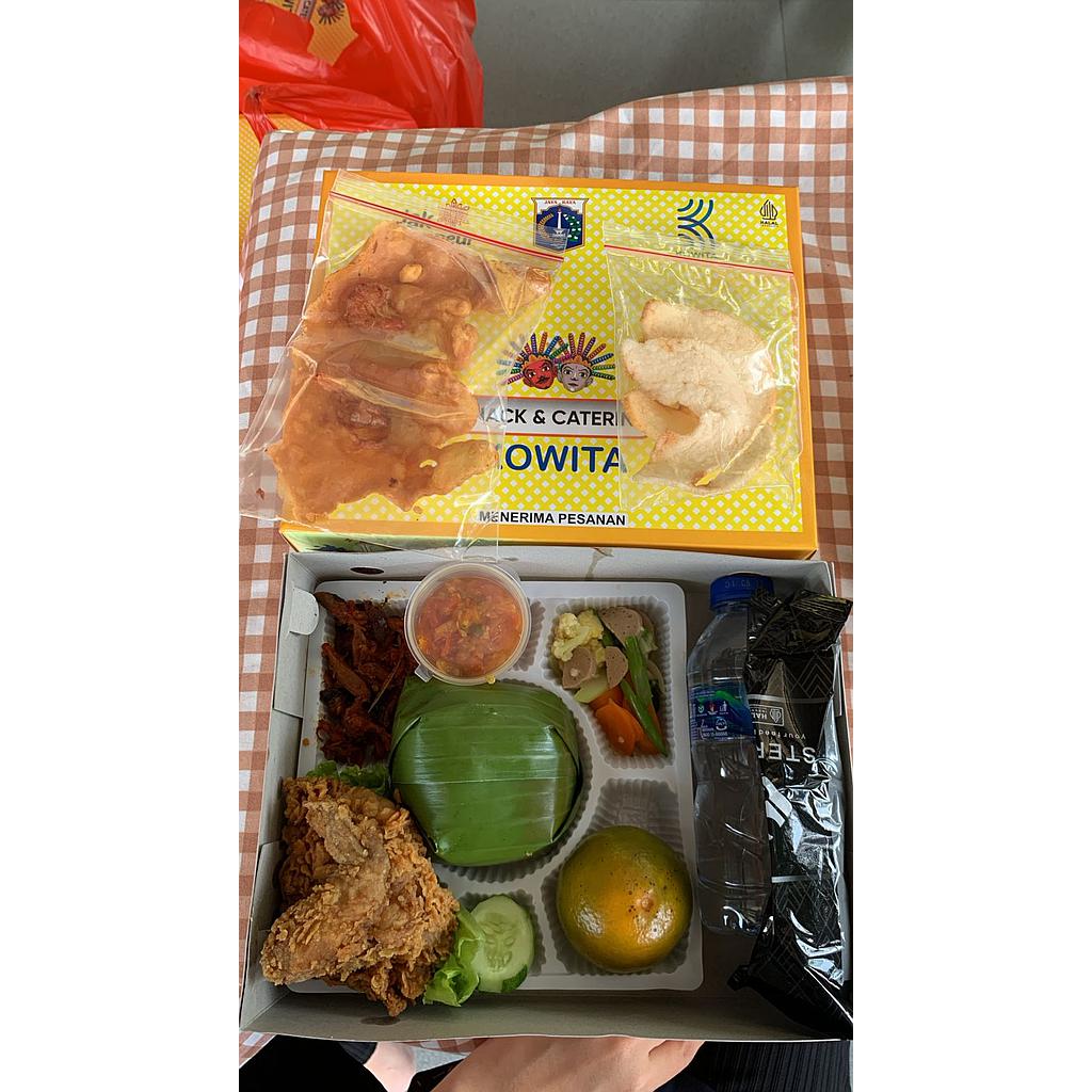 LUNCH BOX
