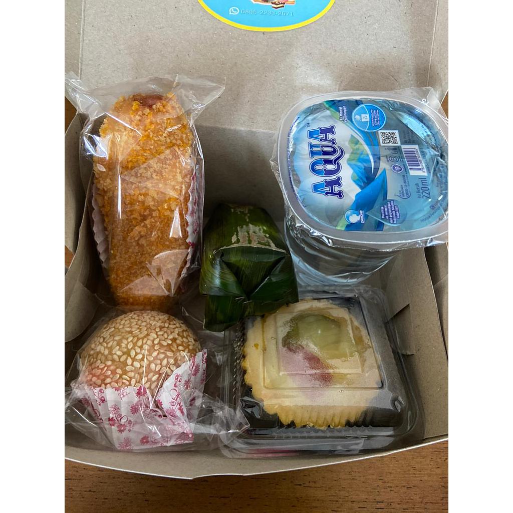 Paket Snack Box A by Niken Cake and Cookies
