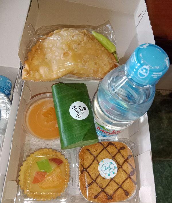 SNACK BOX (Aneka kuliner bunda anggi)