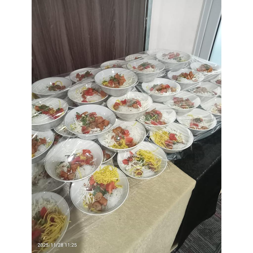 Soto Mie dan Lontong Dapur Mama Nina