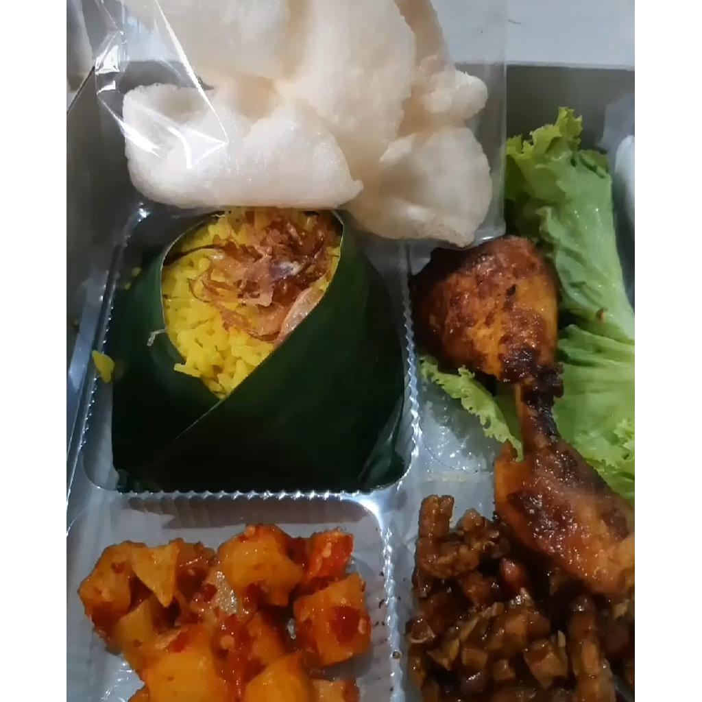 Paket Nasi Kuning