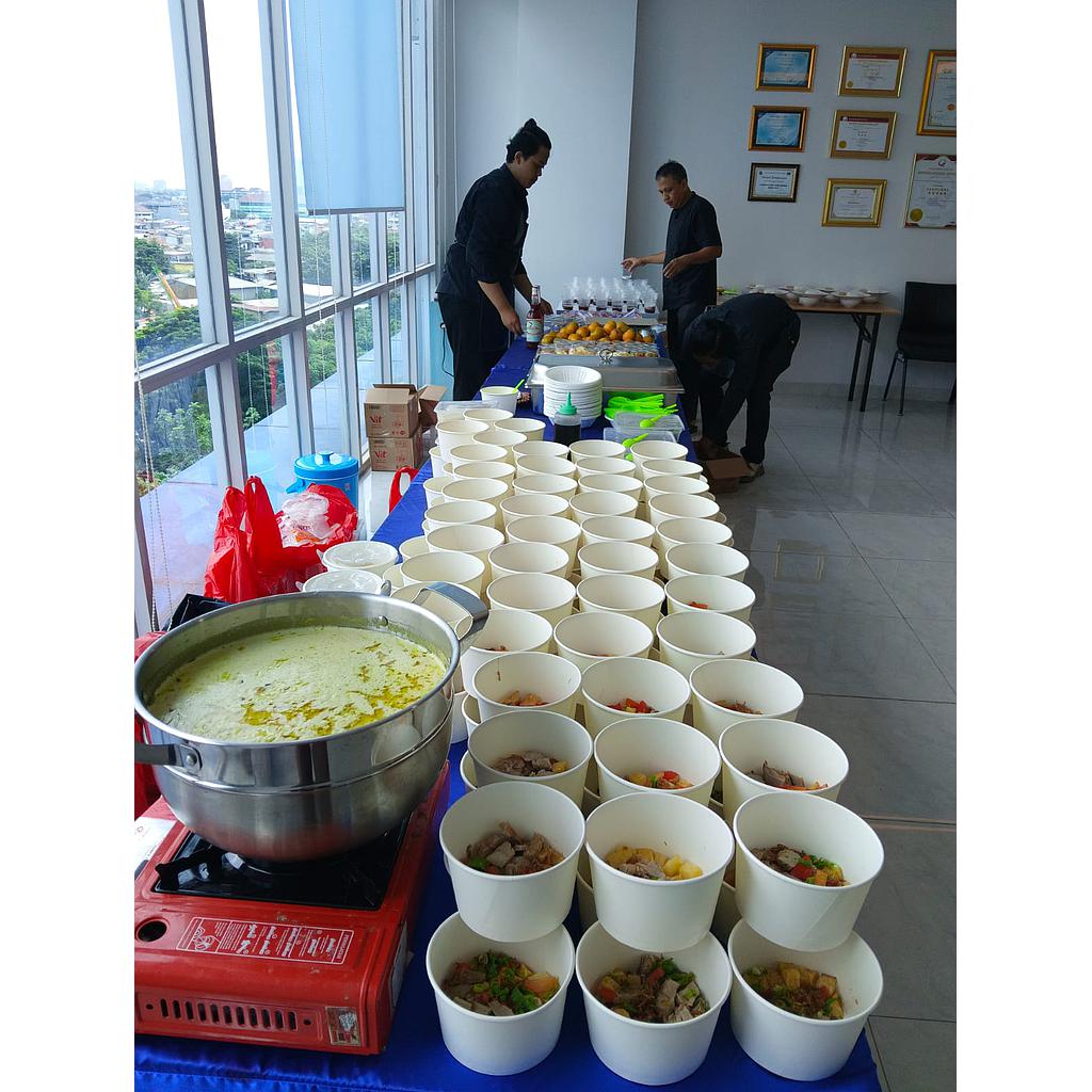Menu Prasmanan Soto Betawi