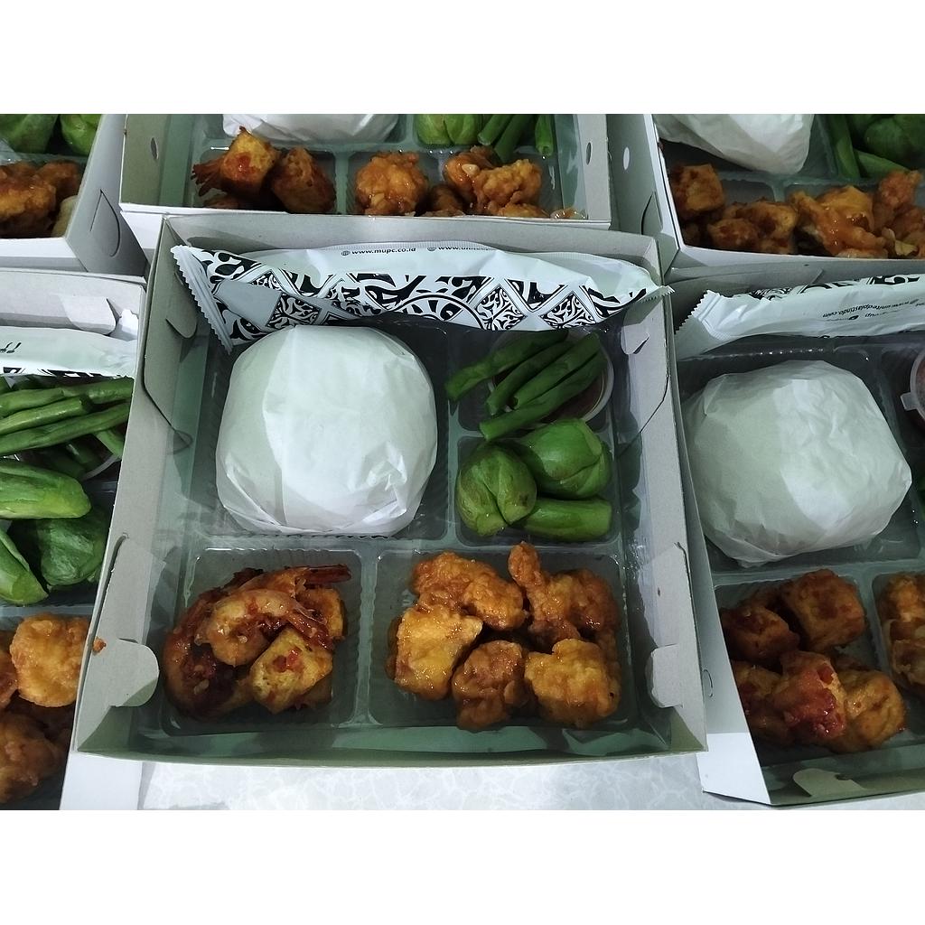 Paket komplit nasi dan Snack box